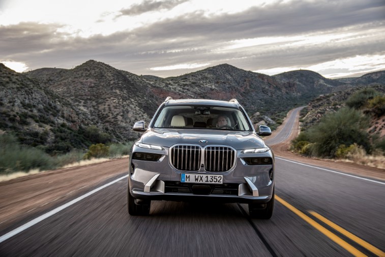 2023 BMW X7 resim galerisi (14.04.2022)