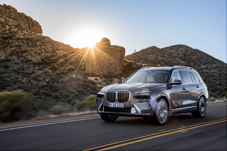 2023 BMW X7 resim galerisi (14.04.2022)