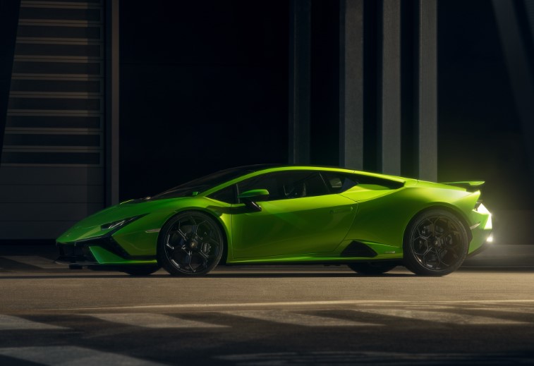 Lamborghini Huracan Tecnica resim galerisi (17.04.2022)