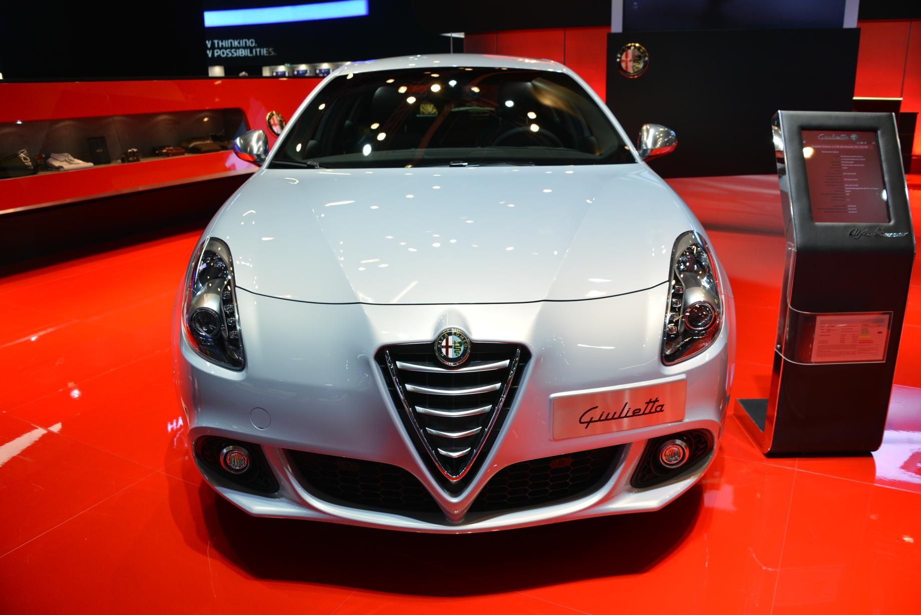 YEN 2014 ALFA ROMEO GULETTA FRANKFURT LANSMAN RESM GALERS