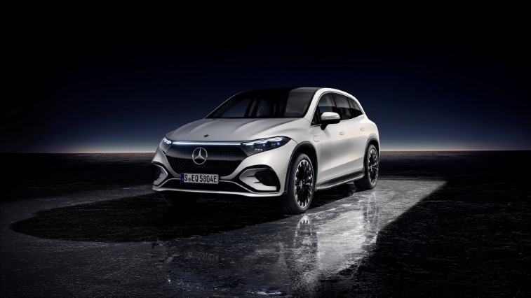 2023 Mercedes-Benz EQS SUV resim galerisi (19.04.2022)