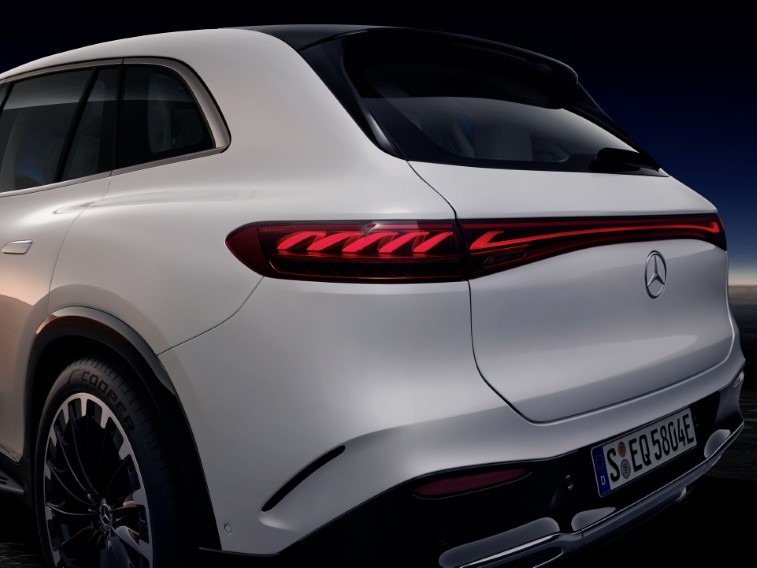 2023 Mercedes-Benz EQS SUV resim galerisi (19.04.2022)