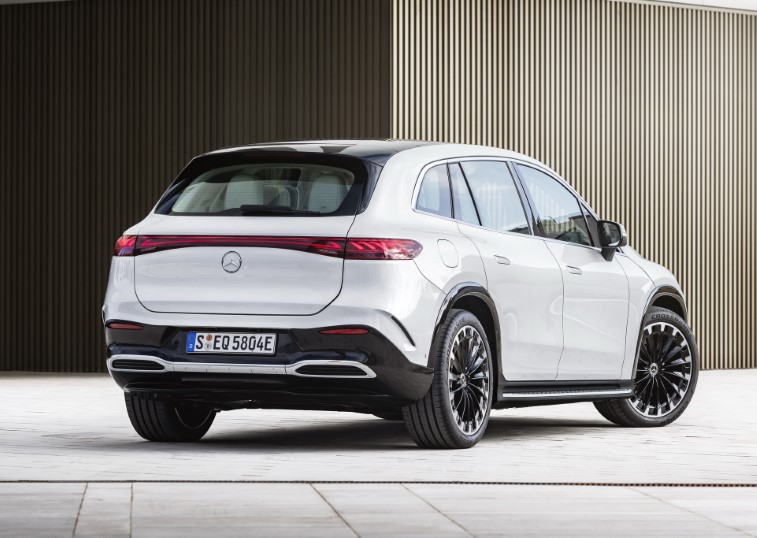 2023 Mercedes-Benz EQS SUV resim galerisi (19.04.2022)