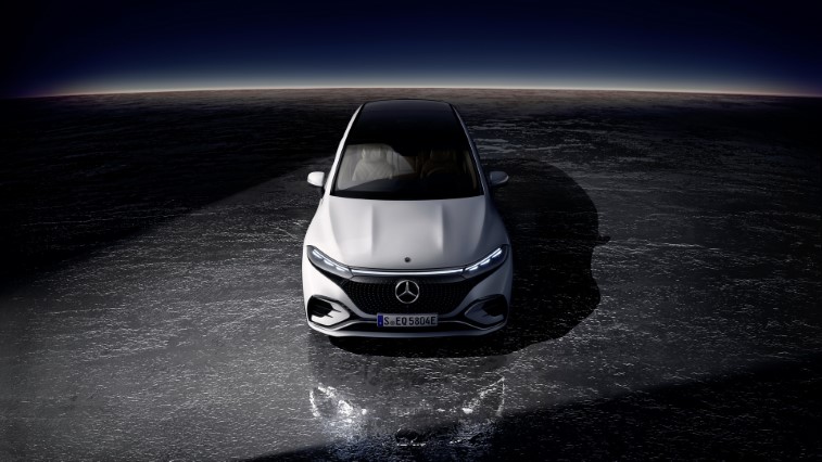 2023 Mercedes-Benz EQS SUV resim galerisi (19.04.2022)