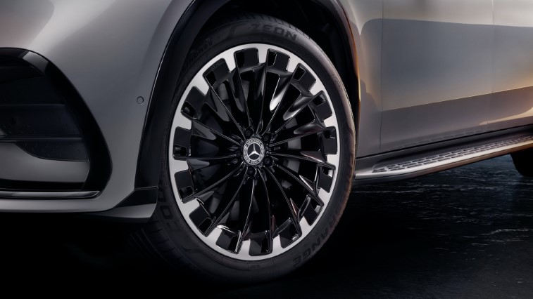 2023 Mercedes-Benz EQS SUV resim galerisi (19.04.2022)