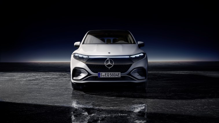 2023 Mercedes-Benz EQS SUV resim galerisi (19.04.2022)