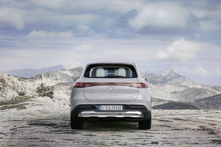 2023 Mercedes-Benz EQS SUV resim galerisi (19.04.2022)