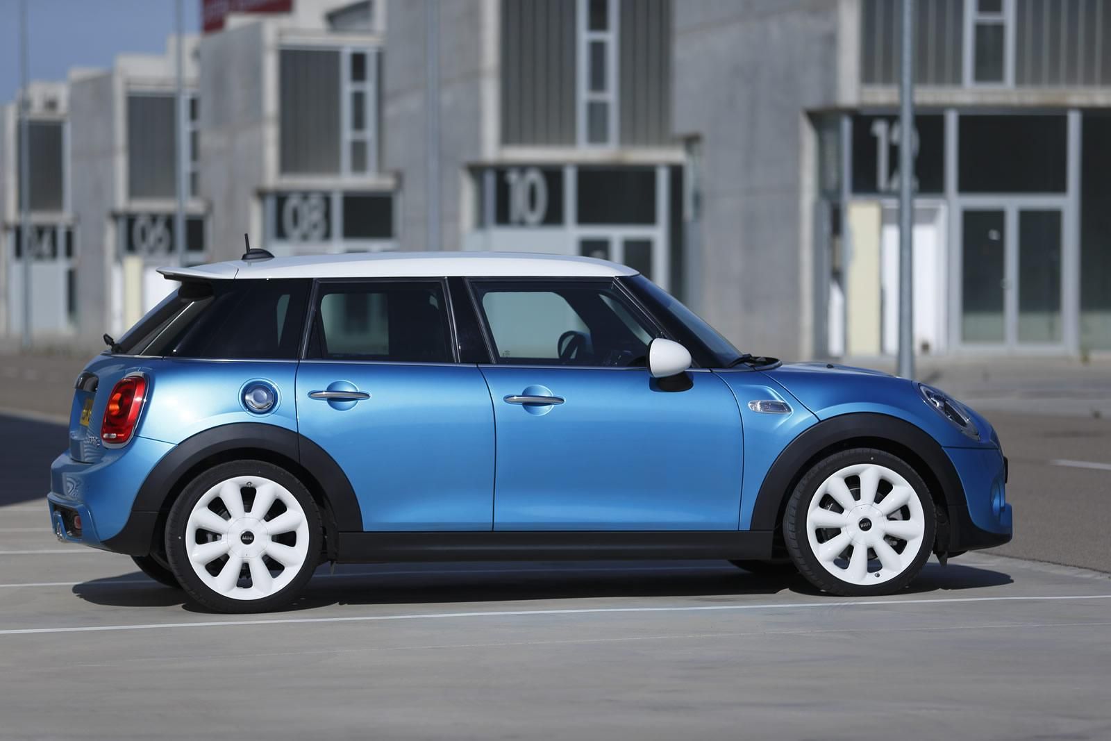YEN BE KAPILI MN COOPER S DETAYLI RESM GALERS