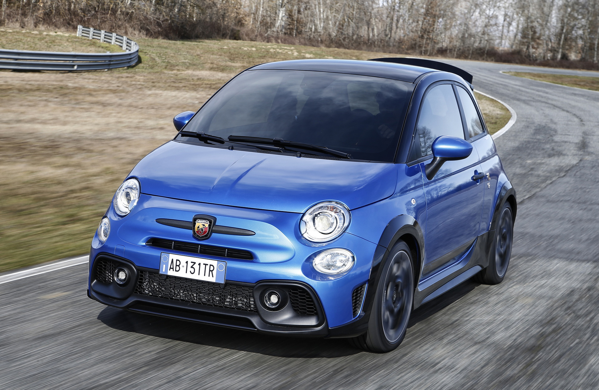 Abarth 695 Tributo Special Edition resim galerisi (05.05.2022)