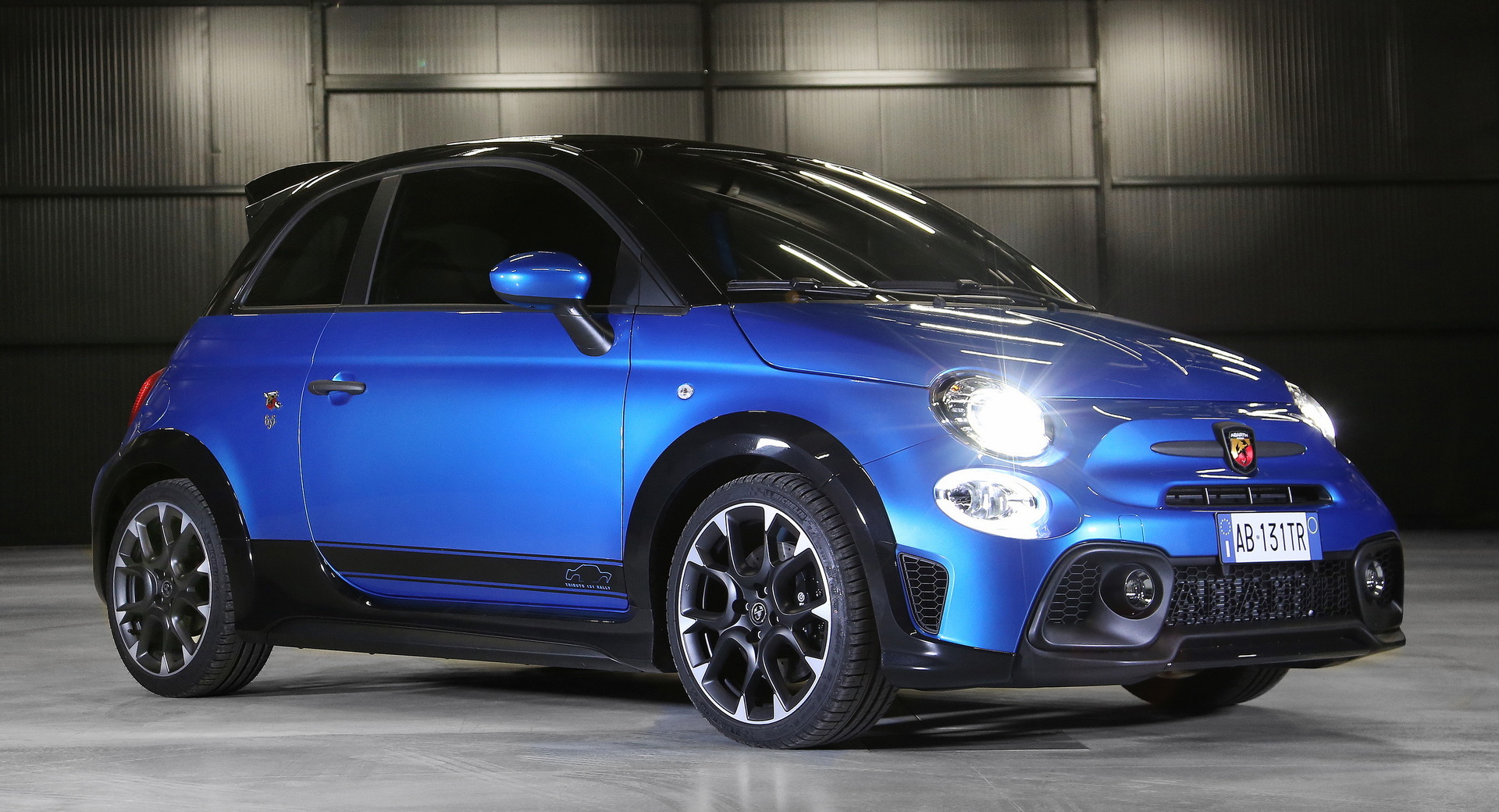 Abarth 695 Tributo Special Edition resim galerisi (05.05.2022)