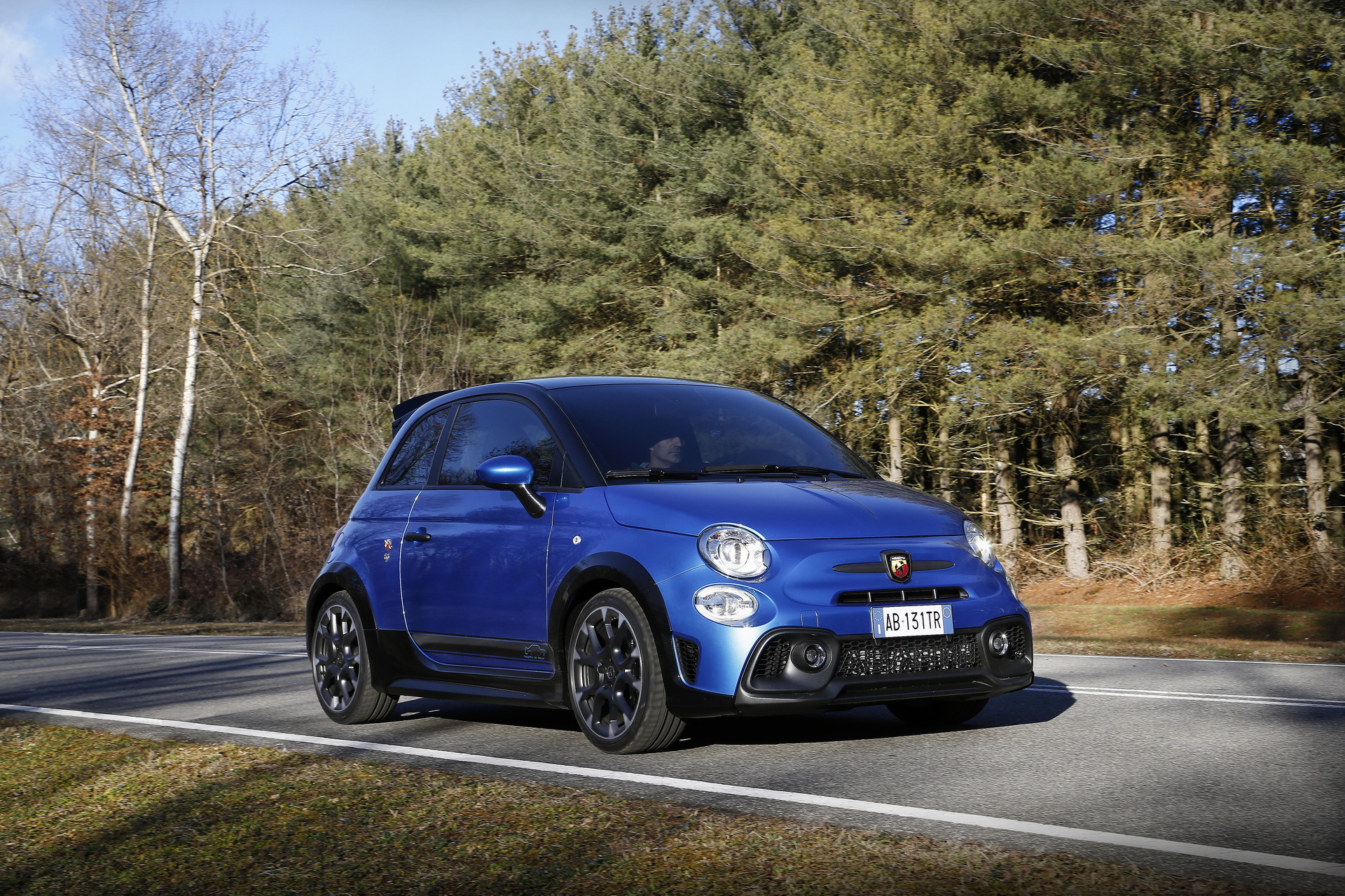 Abarth 695 Tributo Special Edition resim galerisi (05.05.2022)