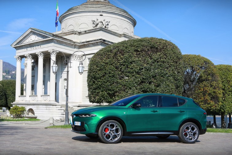 2023 Alfa Romeo Tonale resim galerisi (08.05.2022)