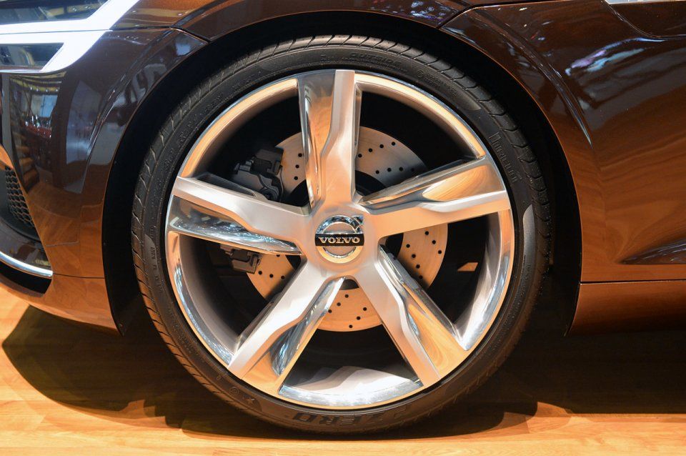 VOLVO CONCEPT ESTATE CENEVRE RESM GALERS