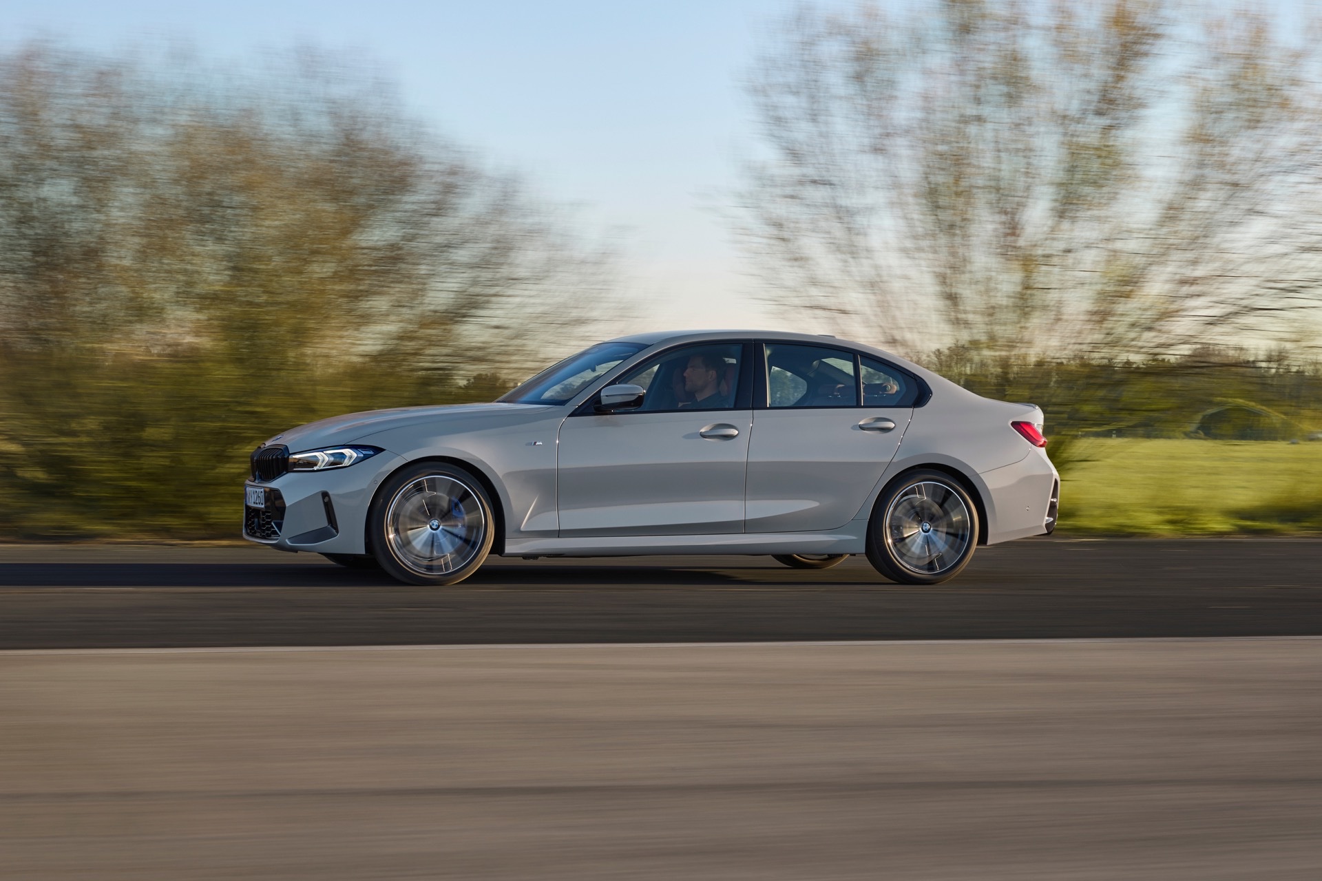 Makyajl 2023 BMW 3 Serisi resim galerisi (18.05.2022)
