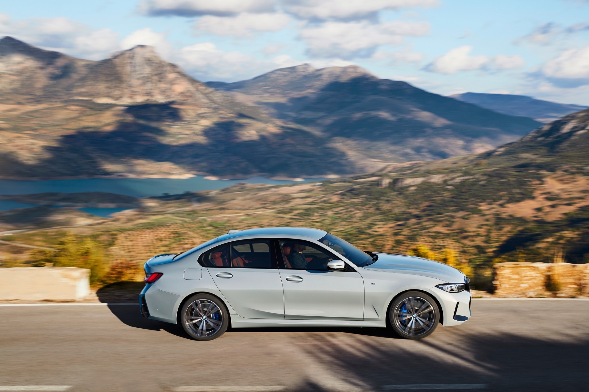 Makyajl 2023 BMW 3 Serisi resim galerisi (18.05.2022)