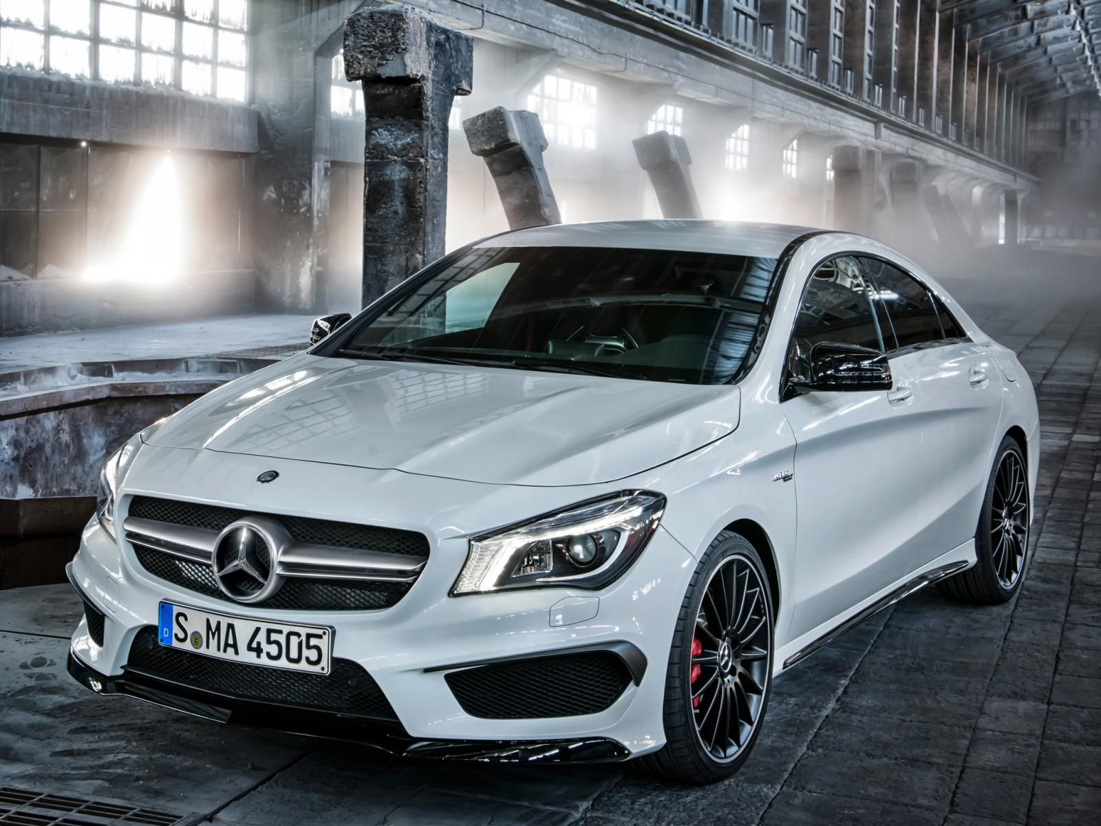 YEN MERCEDES CLA 45 AMG GALER