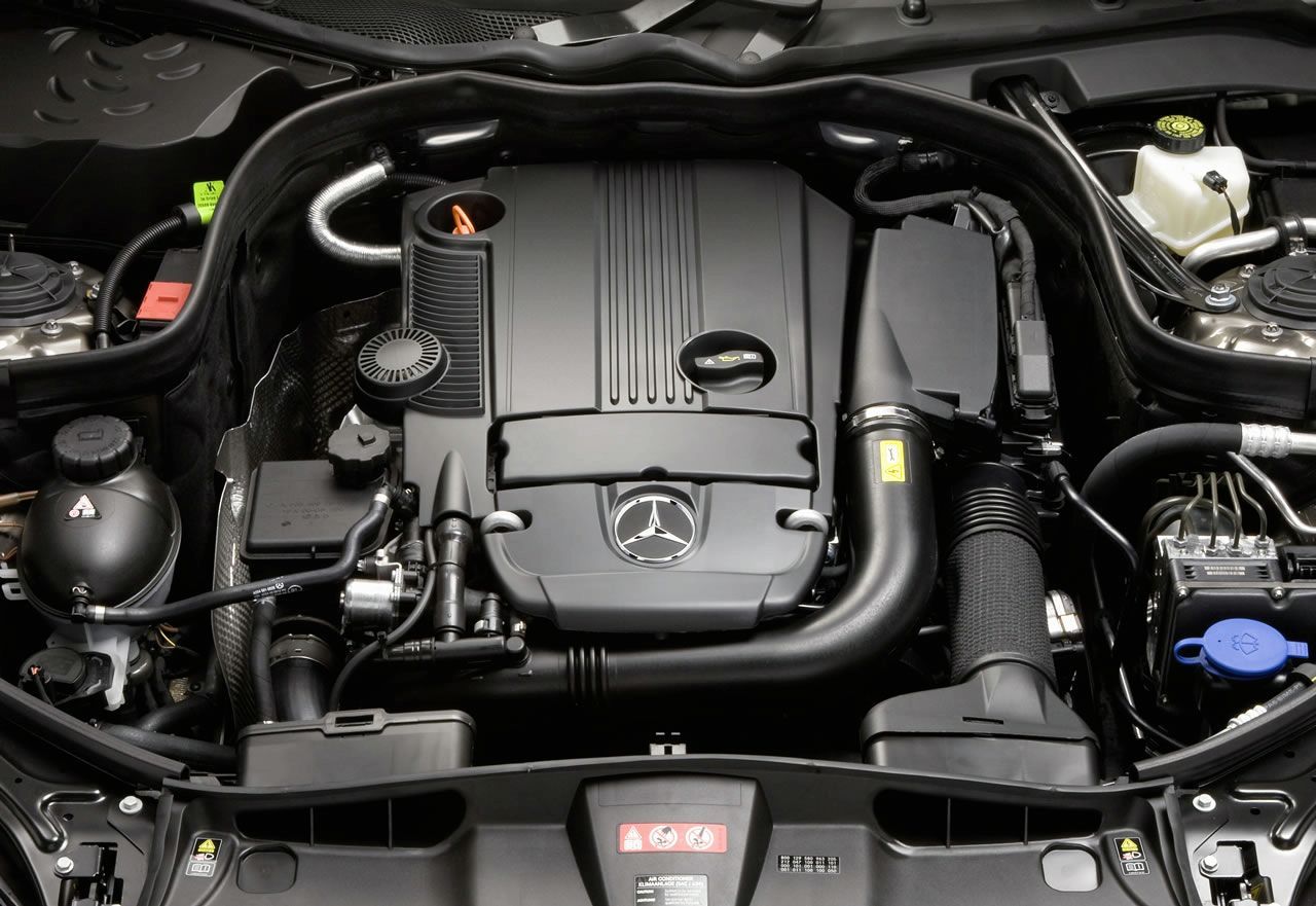 MERCEDES E COUPE (2010) GALER