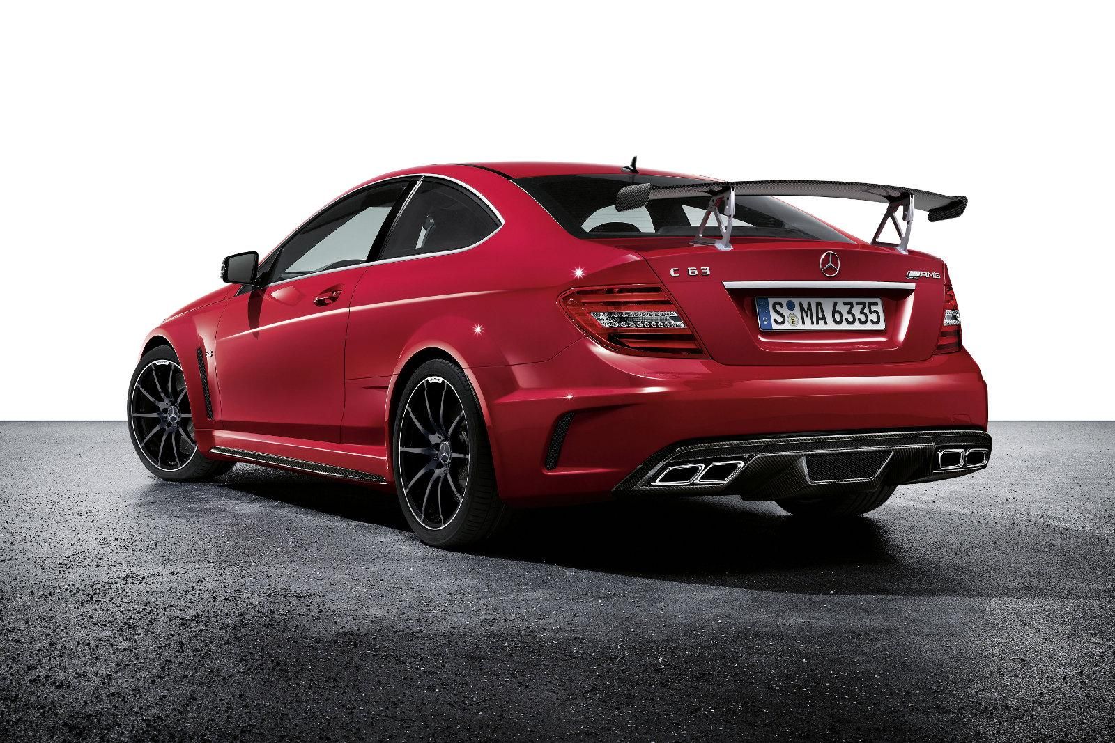 MERCEDES C63 AMG BLACK GALER