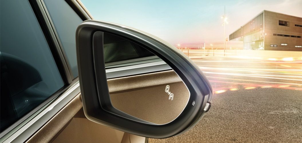 YEN VOLKSWAGEN GOLF SPORTSVAN ALMANYA'DA SATITA RESM GALERS