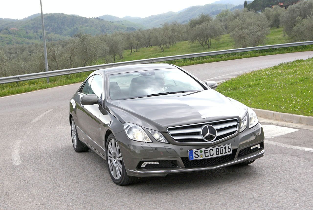 MERCEDES E COUPE (2010) GALER