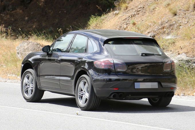 YEN PORSCHE MACAN HAFF KAMUFLAJLI RESM GALERS
