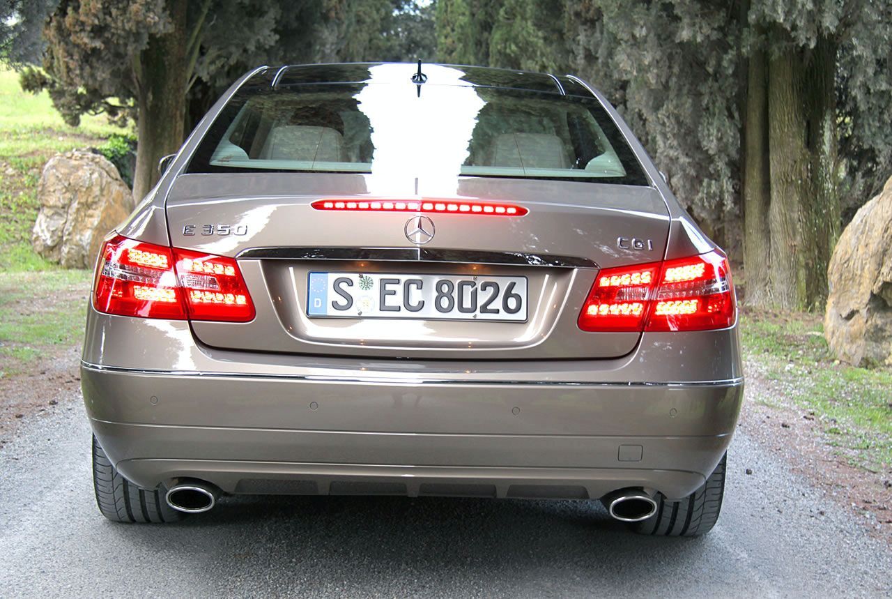 MERCEDES E COUPE (2010) GALER