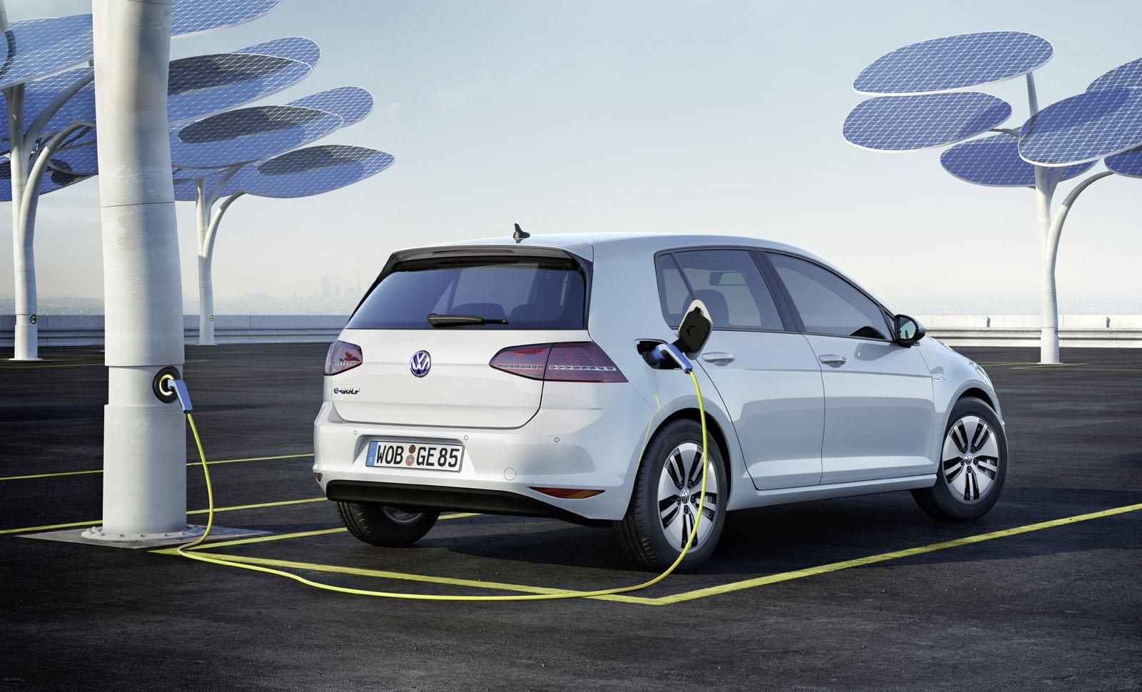 ELEKTRKL VOLKSWAGEN E-GOLF RESM GALERS