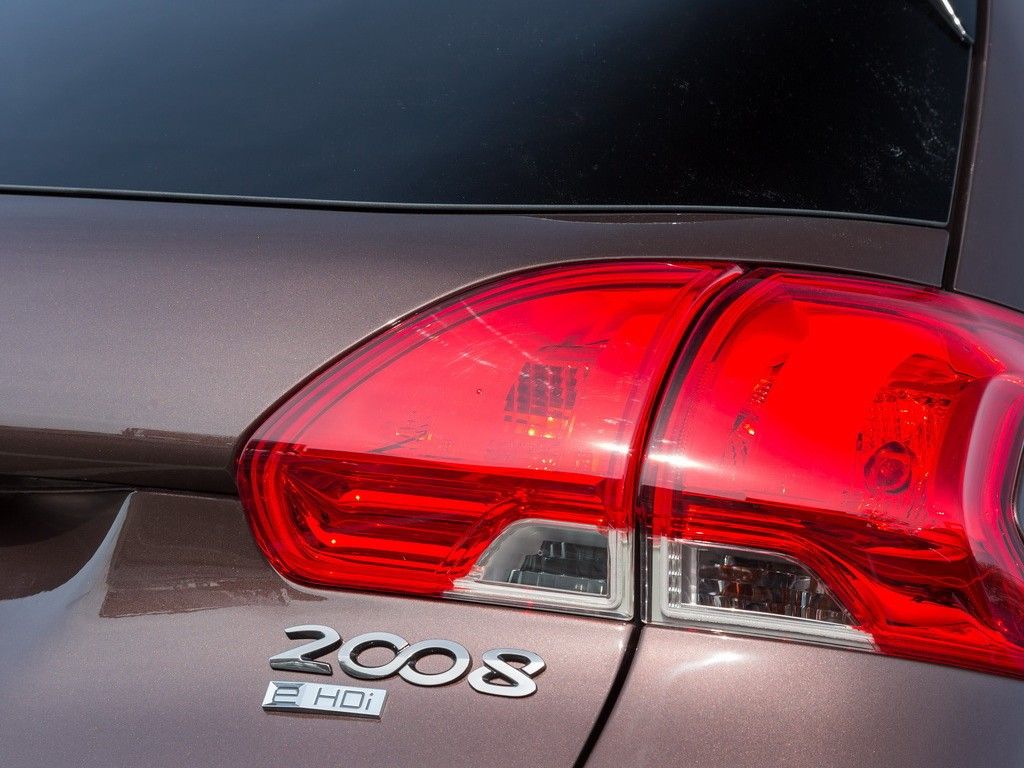 PEUGEOT 2008 M RENAULT CAPTUR MU KARILATIRMA RESM GALERS