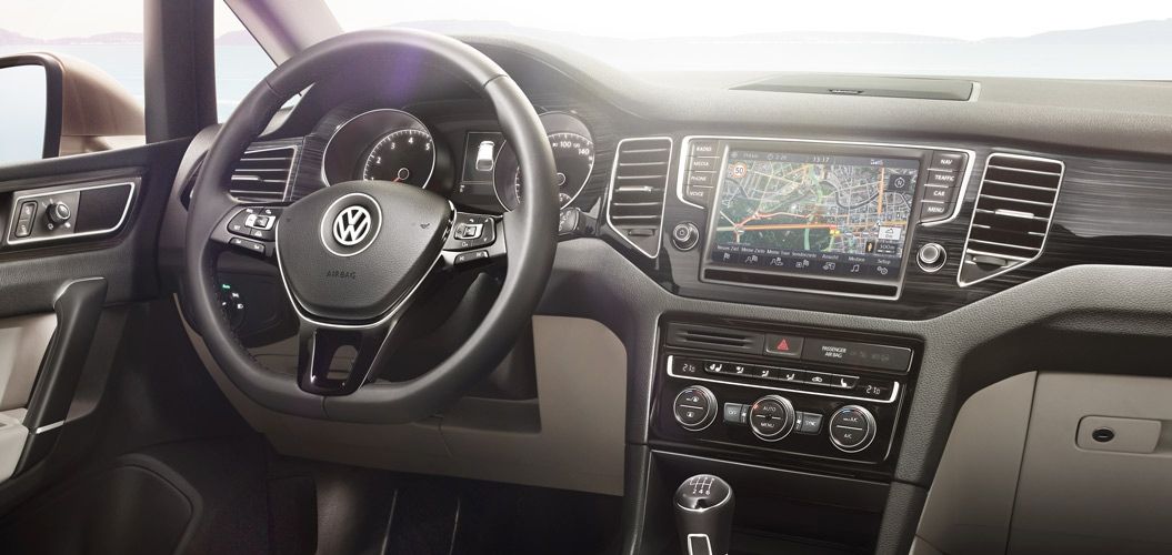 YEN VOLKSWAGEN GOLF SPORTSVAN ALMANYA'DA SATITA RESM GALERS