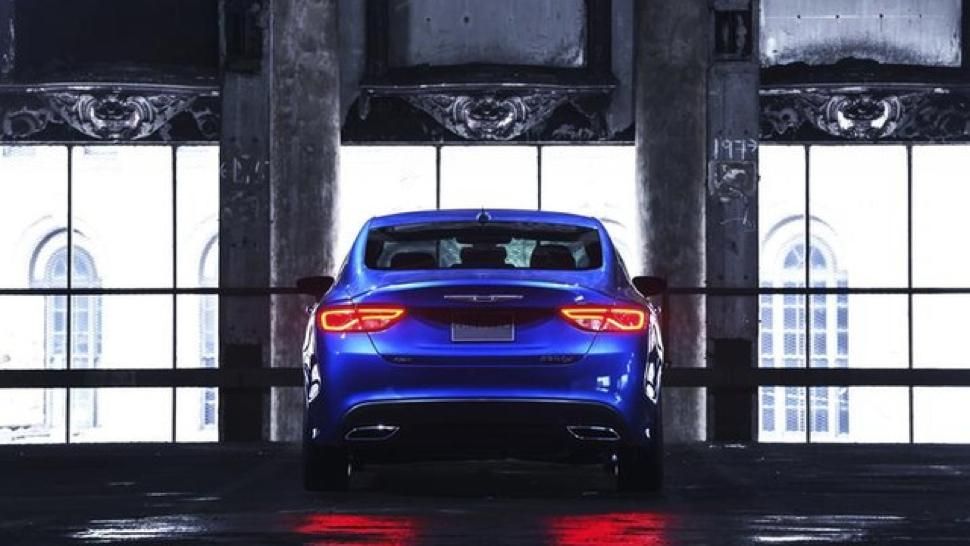 YEN 2015 CHRYSLER 200 RESM GALERS