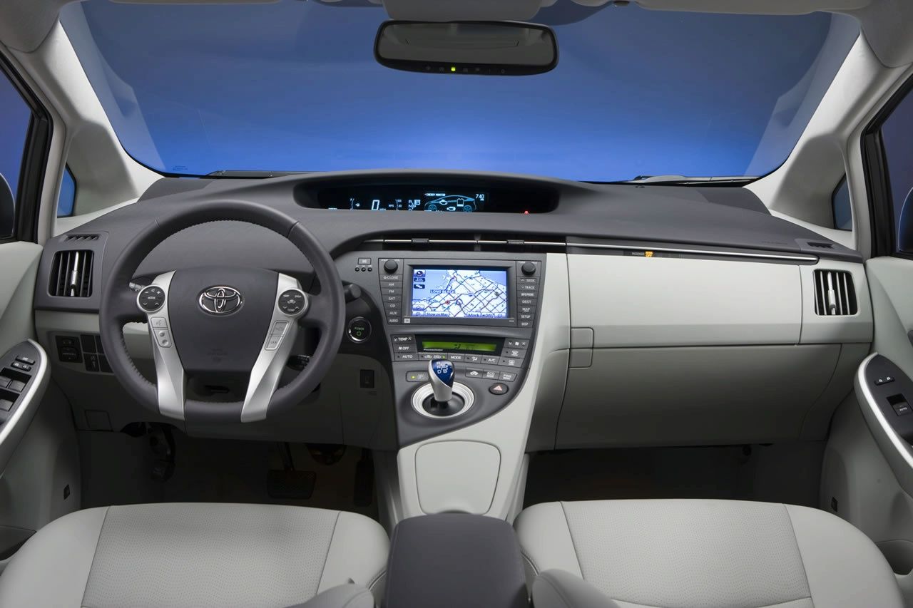 TOYOTA PRUS (2010) GALER