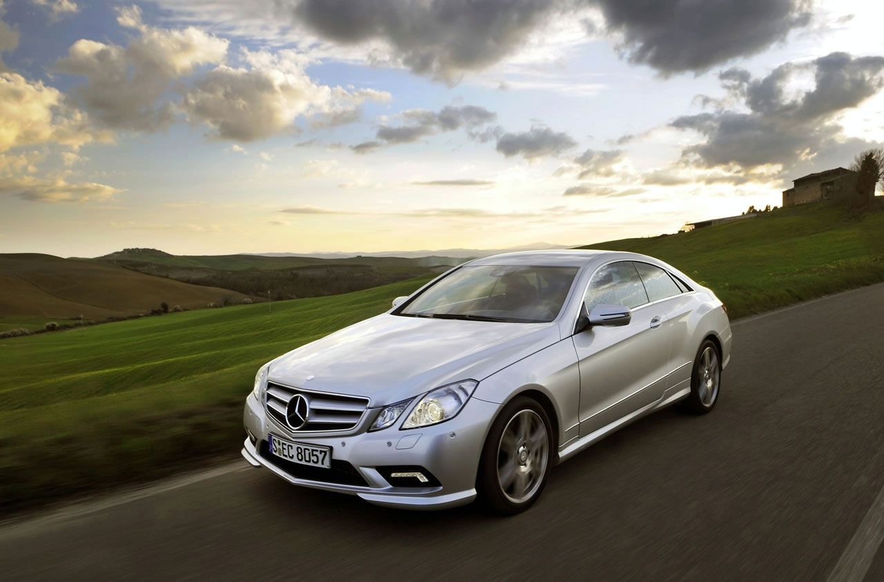 MERCEDES E COUPE (2010) GALER