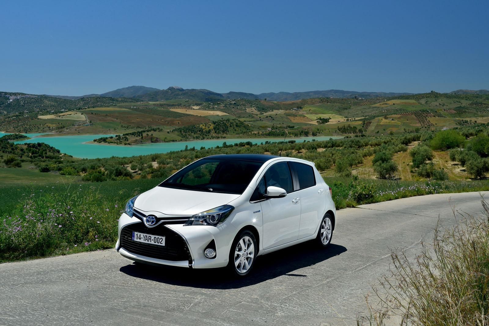 YEN 2015 MAKYAJLI TOYOTA YARS DETAYLI RESM GALERS