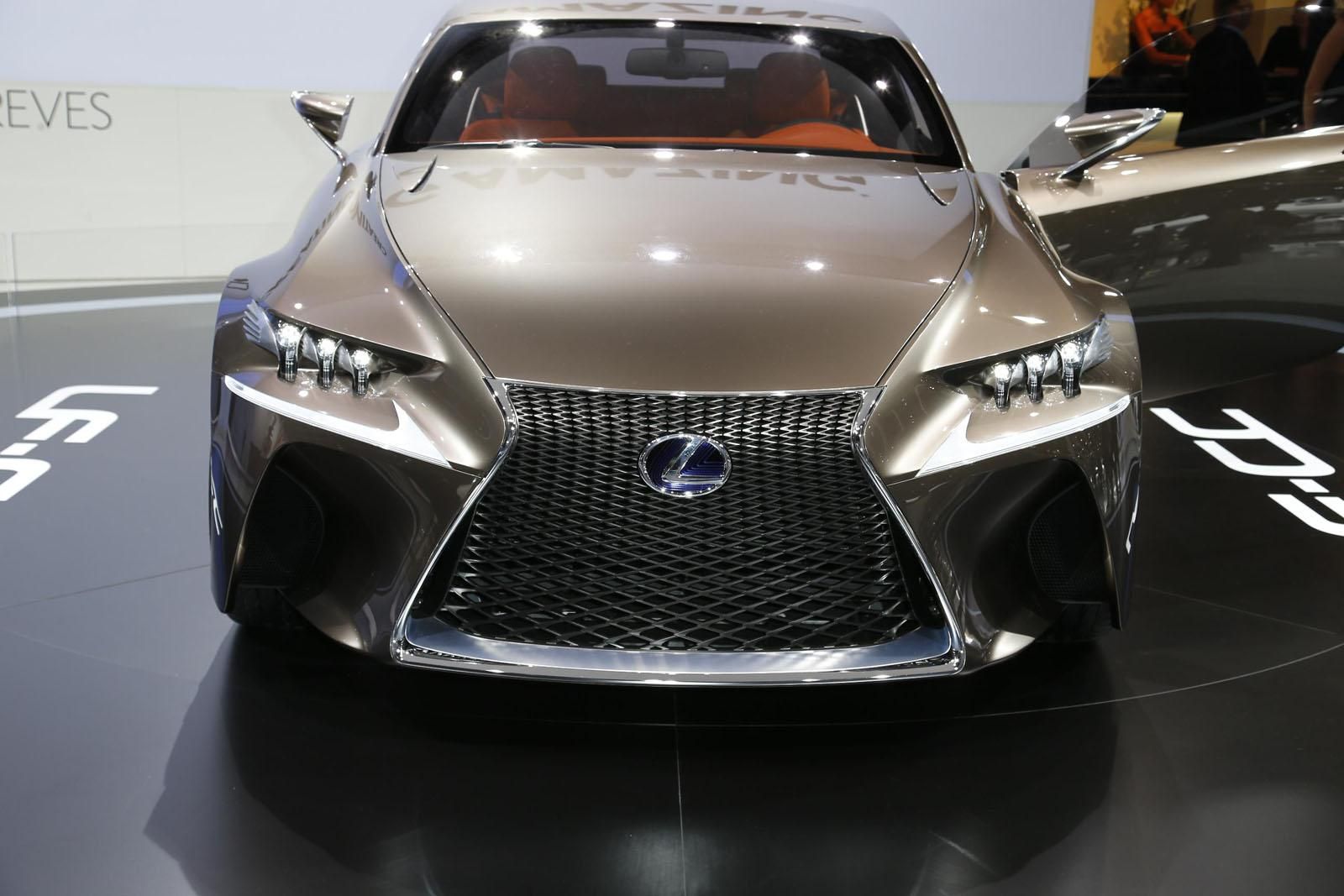 LEXUS LF CC GALER