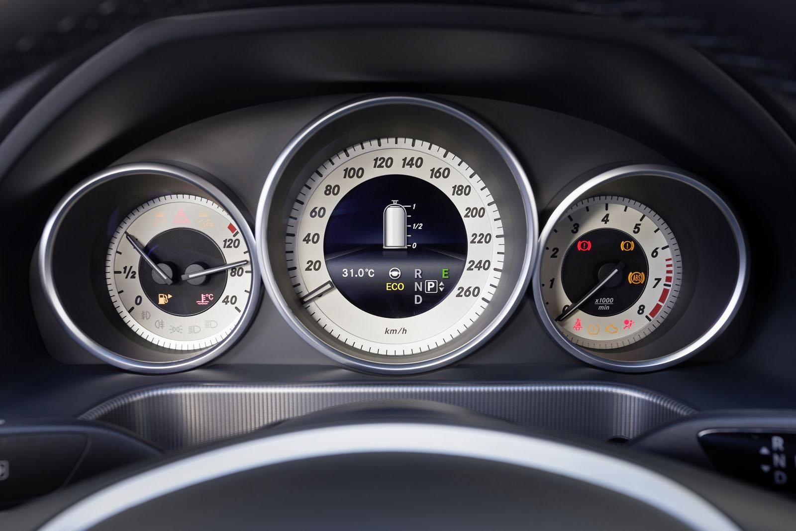 MERCEDES E200 NATURAL GAS VE E220 BLUETEC RESM GALERS