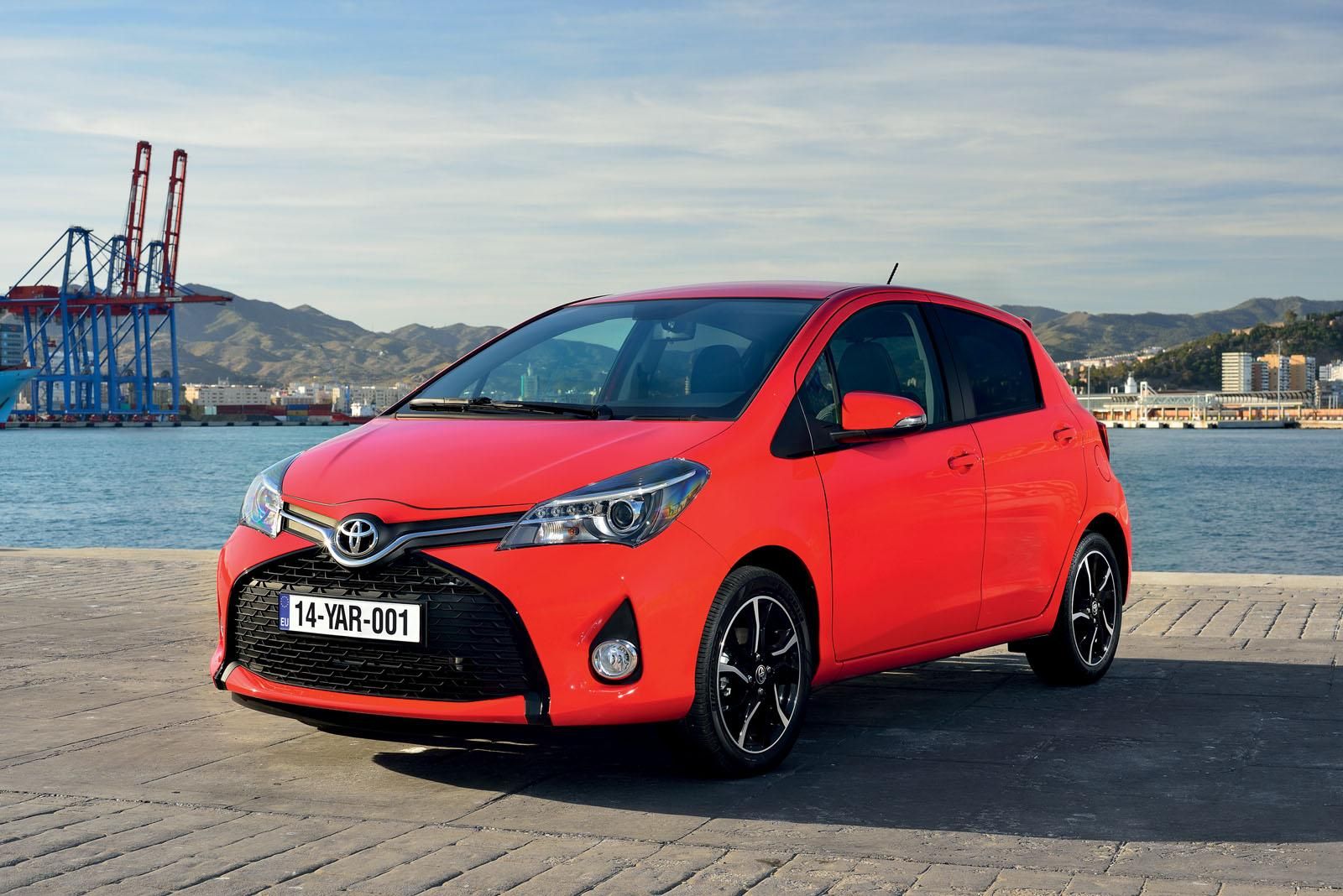 YEN 2015 MAKYAJLI TOYOTA YARS DETAYLI RESM GALERS