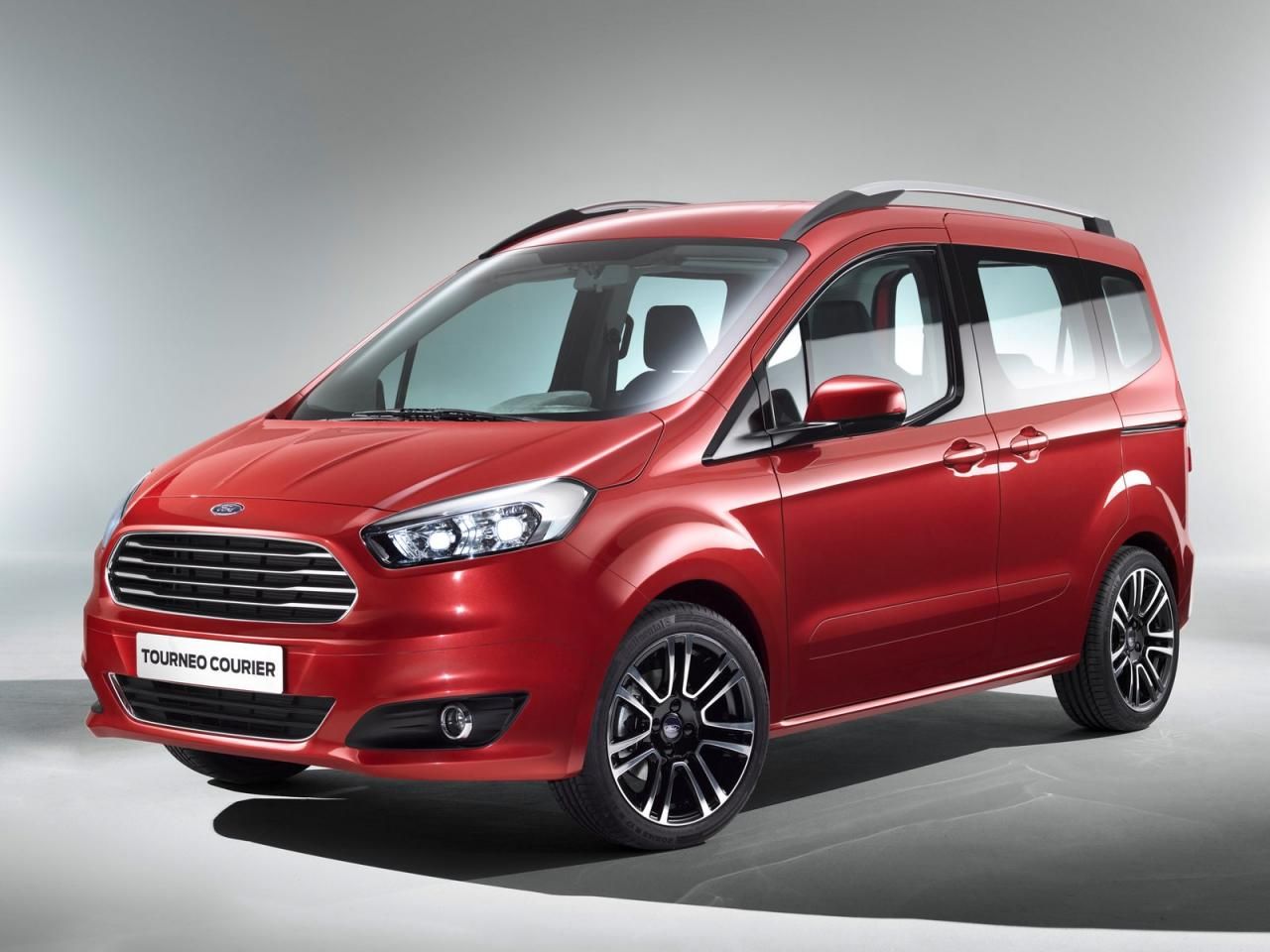 YEN 2013 Ford Tourneo Courier GALER