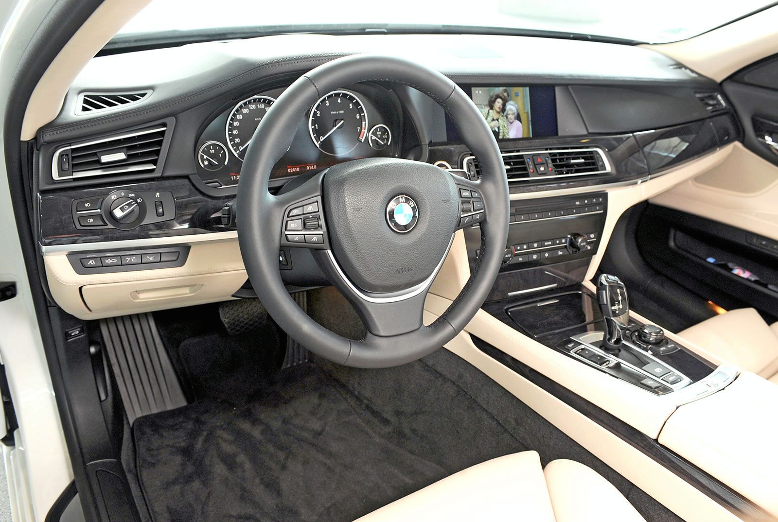 BMW 7 SEDAN GALER