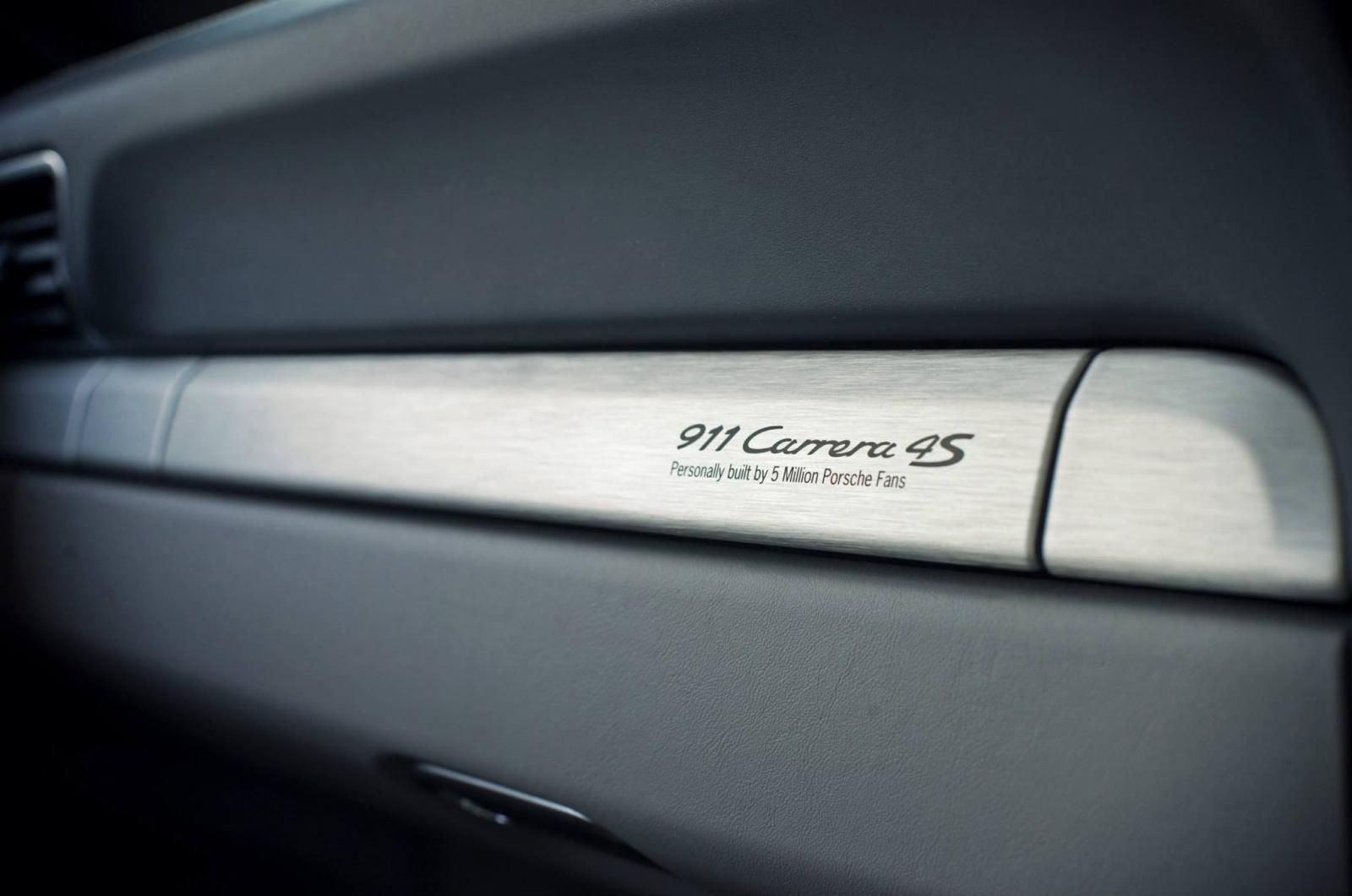 PORSCHE 911 CARRERA 4S