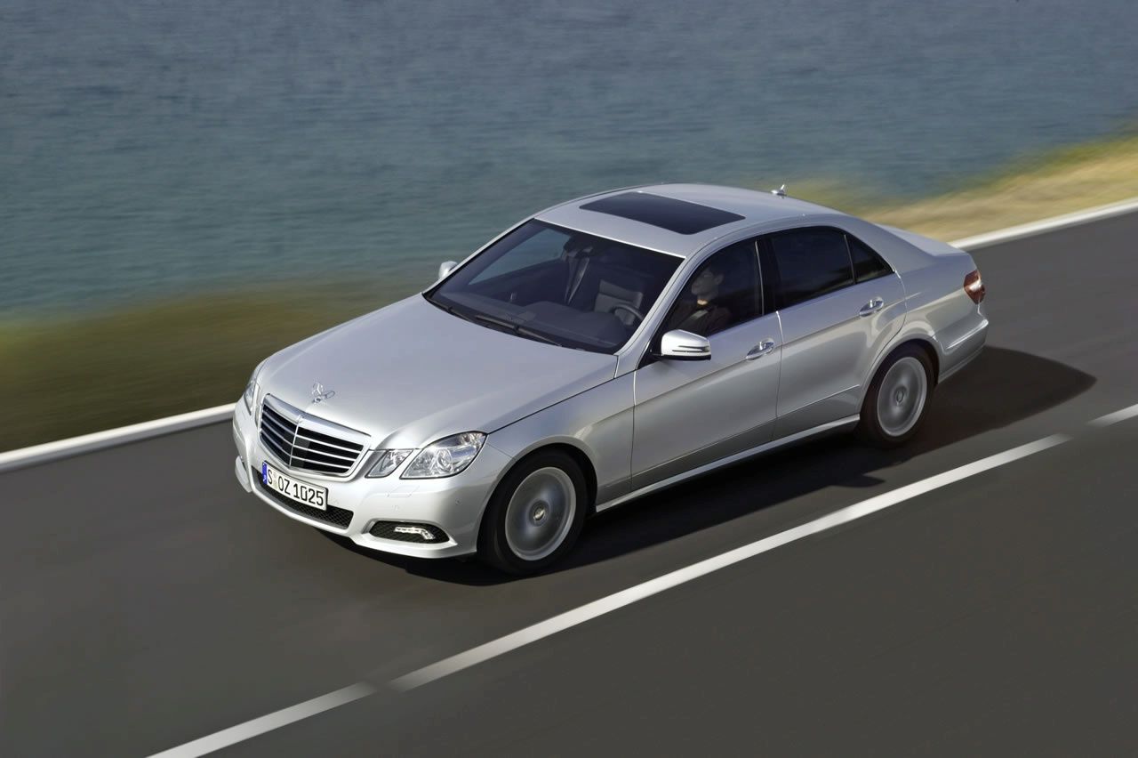 MERCEDES E SEDAN (2010)