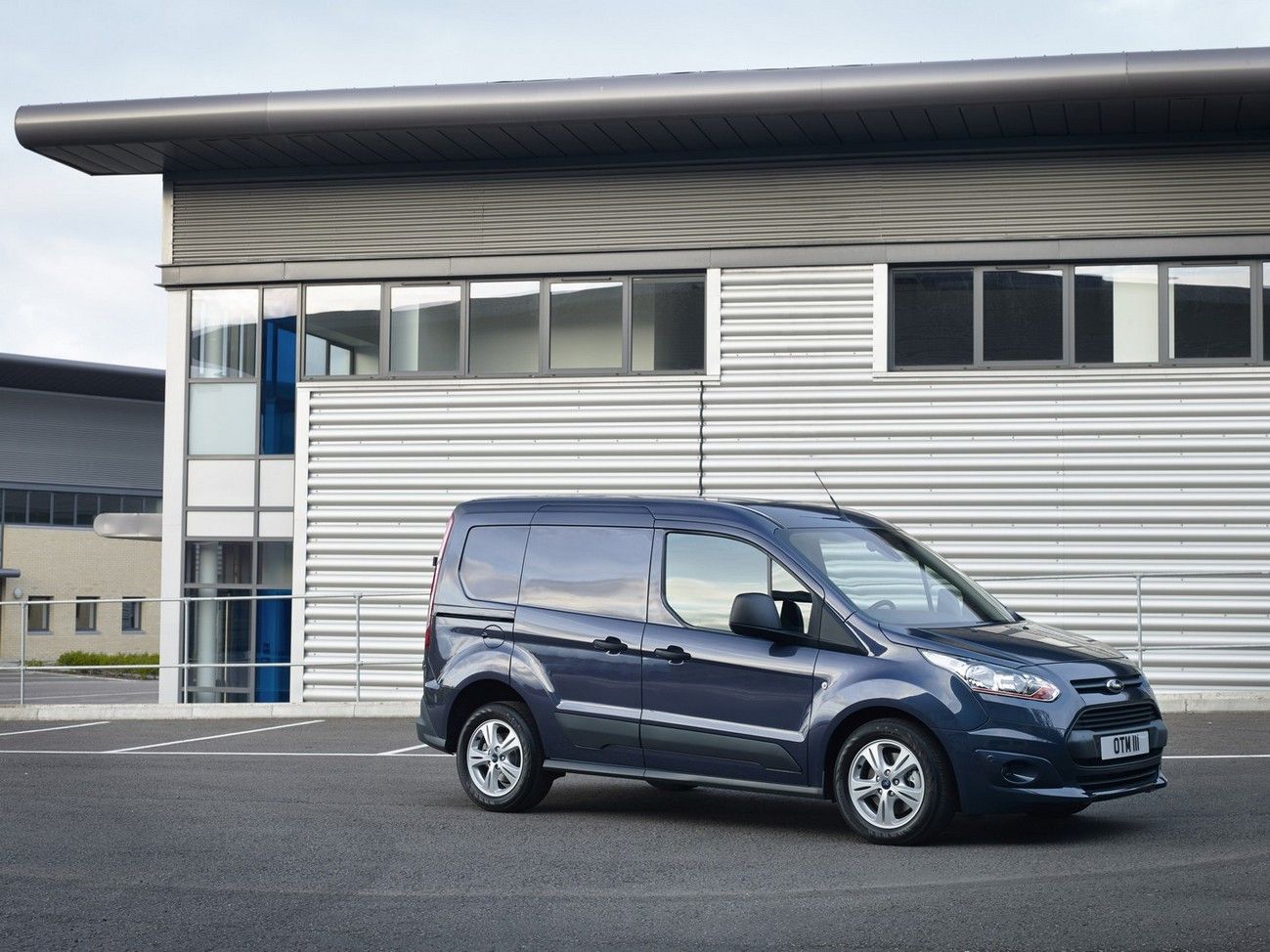 YEN FORD TRANST CONNECT RESM FOTORAF GALERS