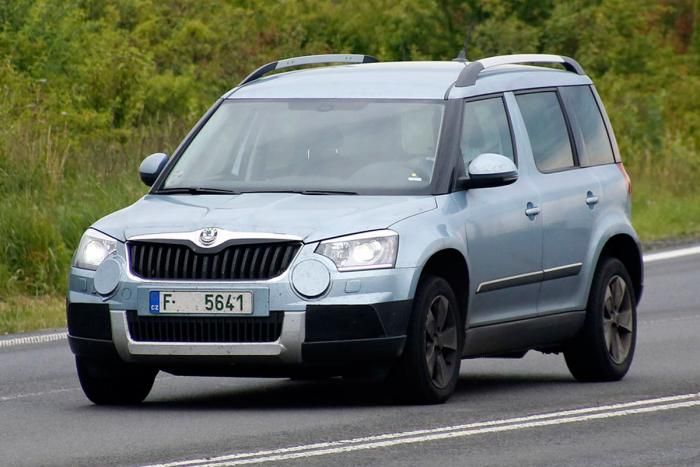 YEN MAKYAJLI SKODA YET RESM GALERS
