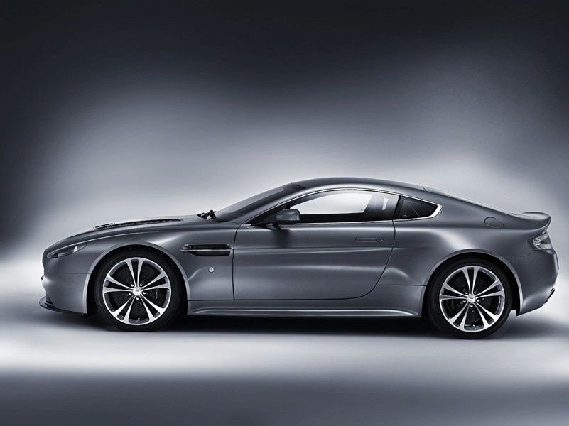 ASTON MARTN V12 VANTAGE GALER