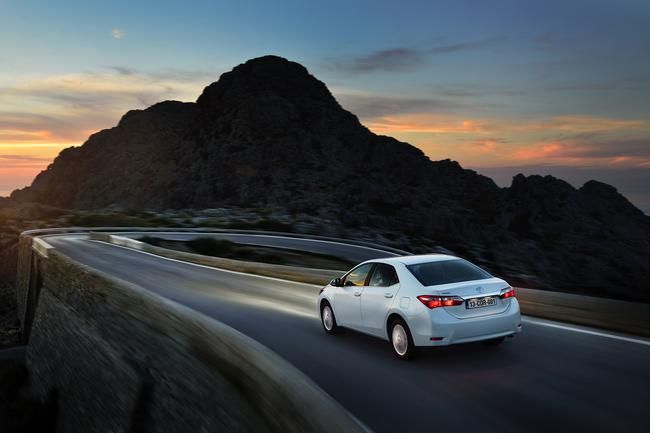 YEN TOYOTA COROLLA AYRINTILI RESM GALERS