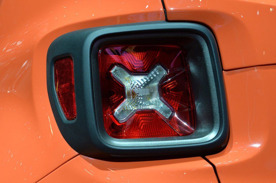 YEN JEEP RENEGADE TRALHAWK CENEVRE RESM GALERS