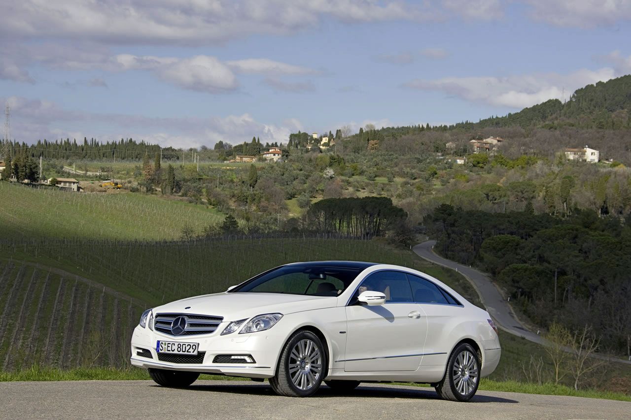 MERCEDES E COUPE (2010) GALER