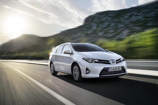YEN TOYOTA AURS TOURNG SPORTS RESM FOTORAF GALERS