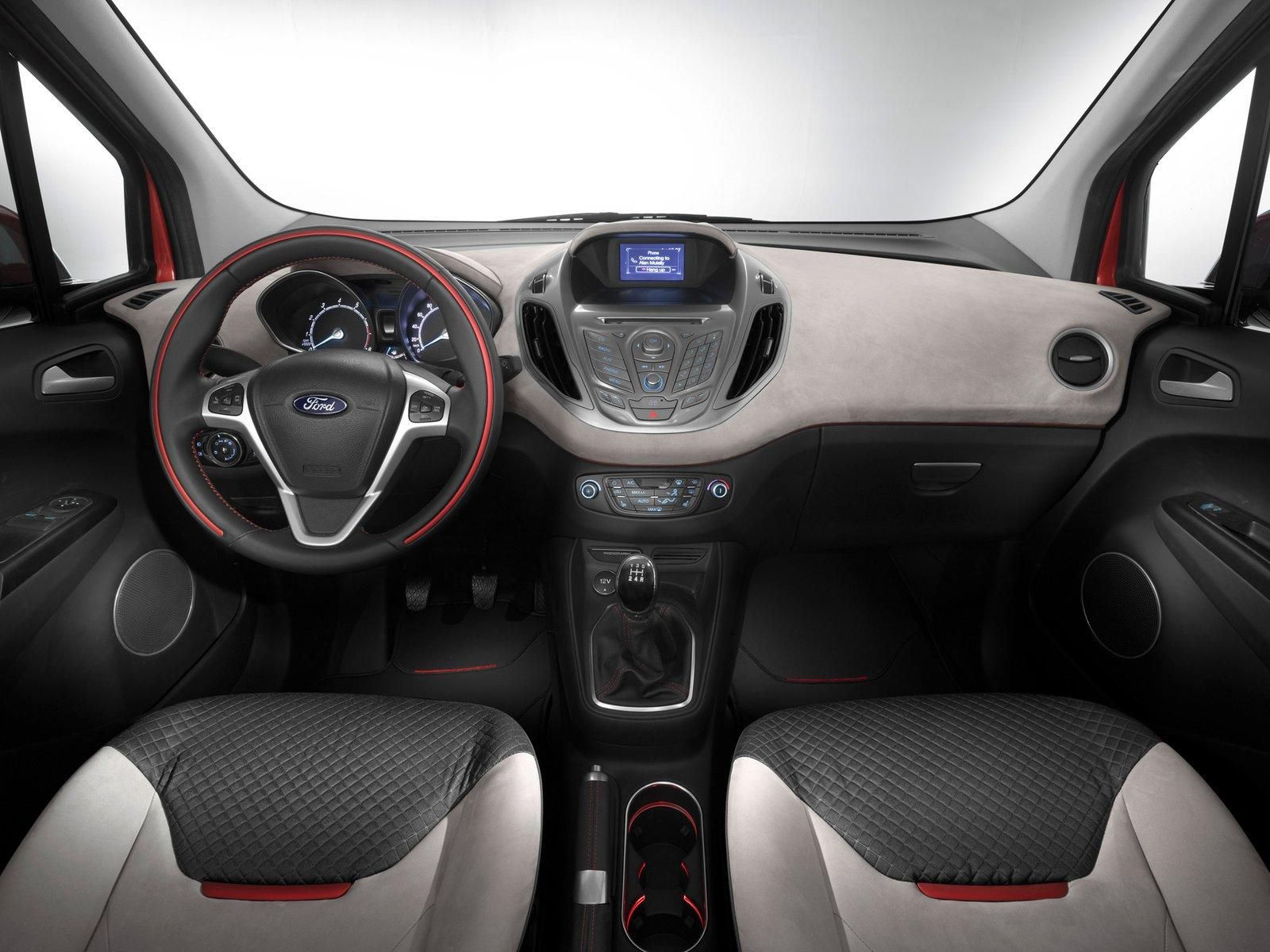 YEN 2013 Ford Tourneo Courier GALER
