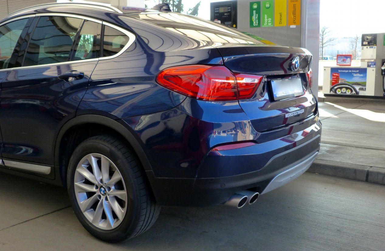 YEN BMW X4 YOLDA RESM GALERS