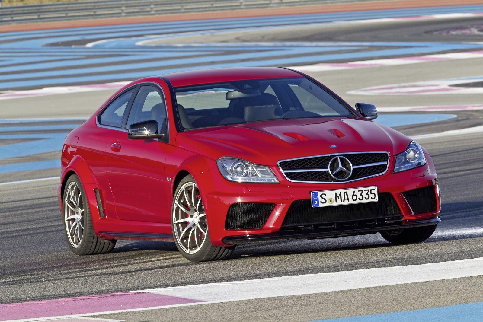 MERCEDES C63 AMG BLACK GALER